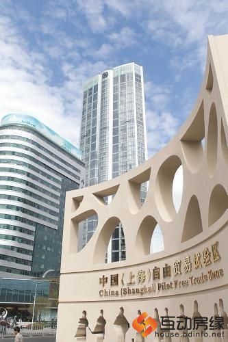 中国(上海)自由贸易试验区今天正式挂牌，图为自贸区新标志。