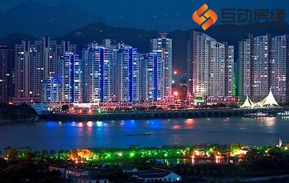 牛刀:2014年中国房价泡沫破灭 成都房价跌至4000不买是傻瓜