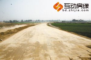 京港澳高速新建段路基已现雏形