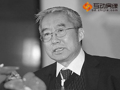 余永定，中国社会科学院学部委员。1986年任中国社会科学院世界经济研究所西方理论研究室主任。1994年获牛津大学博士学位，回中国社会科学院世界经济与政治研究所任职，1998年任所长。2004年至2006年任中国人民银行货币政策委员会委员。孙冶方经济学奖获得者。