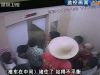 众人被困。