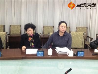 昨晚，马超群母亲张桂英在秦皇岛举行新闻发布会。新京报记者 张永生 摄