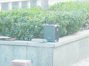 保定居民抱怨:店铺噪音大 店主诉苦:居民较真