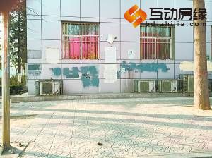 保定喷涂式小广告成“城市牛皮癣”祸首