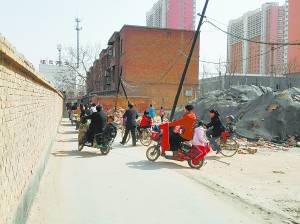 保定龙潭花园小区居民出行遭了难