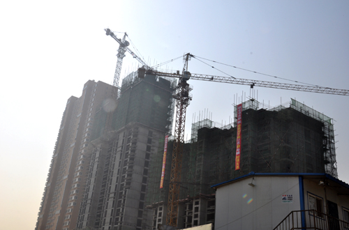 荣联天下城6区2号楼顺利封顶