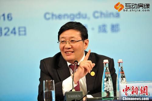 7月24日，中国财政部部长楼继伟答记者问。当日，二十国集团(G20)财长和央行行长会议在成都闭幕，会后，楼继伟出席主席国新闻发布会并回答记者提问。中新社记者 张浪 摄
