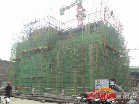 华宸华庭1#2#楼已出地面两三层 3#楼在做地基