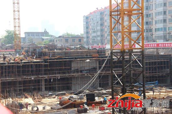 宜家花园东部正在做地下车库 西部即将出地面