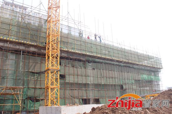 正大领峯项目价格优惠暂未出台 目前正在建设地上四层