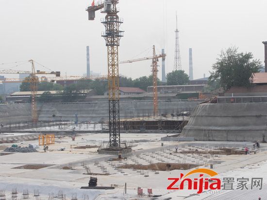 卓冠美景城2号楼目前正在进行地下二层的建设