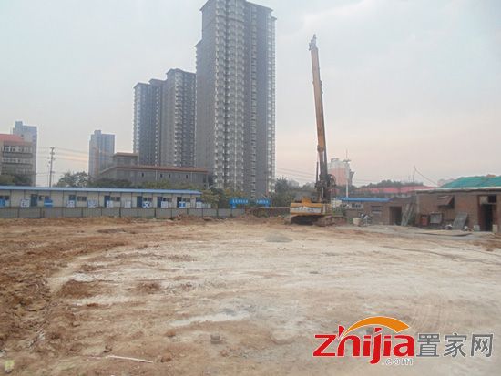 盛锦花园二期正在排号 目前4号楼正在打桩中