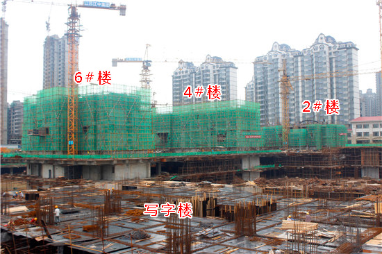 御景江山二期西区楼体已盖至3层 东区楼体已经盖至4层