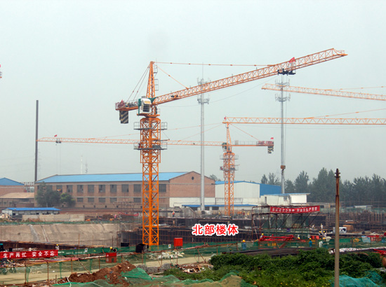 华浩活力城北部楼体即将出地面 南部楼体正在做地下二层结构