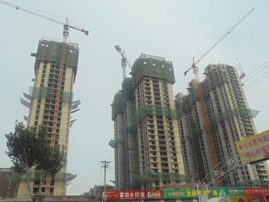 名仕公馆住宅全部封顶 2015年5月交房