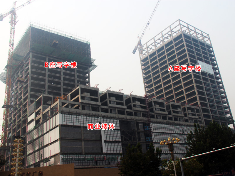 友谊时代广场B座写字楼施工神速现已盖至22层