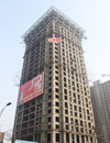锦玉华庭写字楼正在做外立面装饰