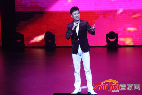 耿为华演唱了《绿色军衣》《疼爱妈妈》