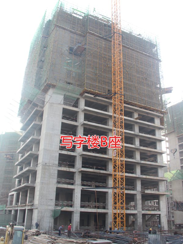 卓冠锦岸中心写字楼B座已盖到17层工程迅速