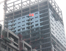 友谊时代广场施工神速现进行外立面装饰作业