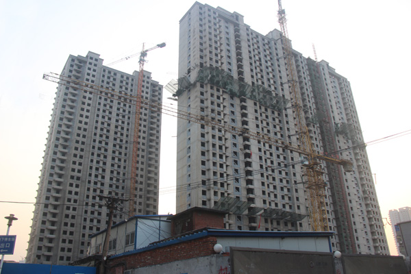 龙腾万象高端教育住宅楼宇全部封顶