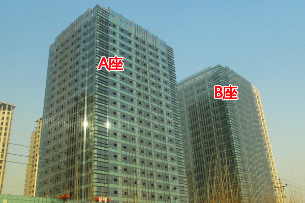 万浩锦河湾写字楼外立面即将完工