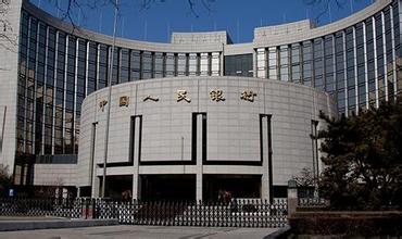 央行滴灌规模超万亿 降息降准要看实体经济