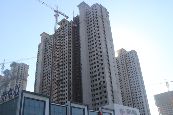 现代奥城施工稳定进行中 除1号楼外均已封顶