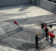 兴盛苑二期工地已开工 正在地基钢筋工程建设
