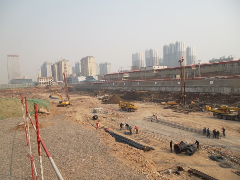环球中心项目施工火热进行中 东区开始平整地面