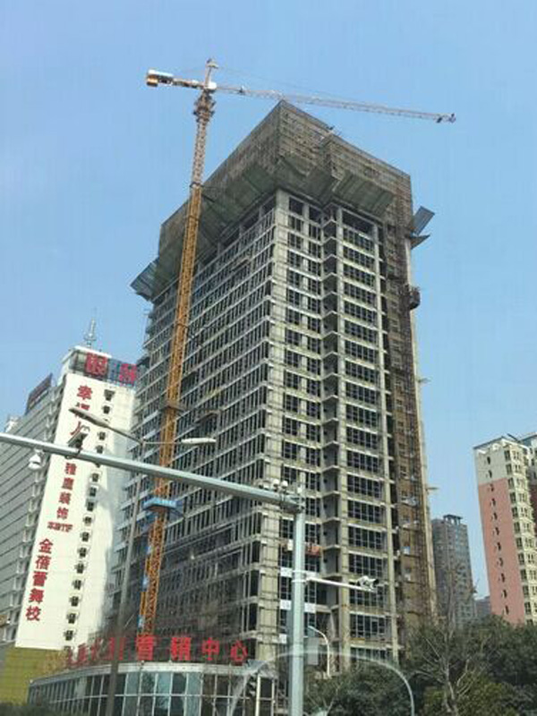 IFC国际金融大厦外立面装饰作业火热展开 准现房抢购