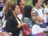 观看演出的业主