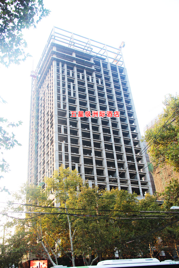 国际金融中心工程进度一览 五星级洲际酒店楼体已经封顶