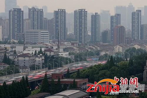 资料图：南京河西一处楼盘。<a target=\'_blank\' href=\'http://www.chinanews.com/\' _fcksavedurl=\'http://www.chinanews.com/\'></table>中新社</a>记者 泱波 摄