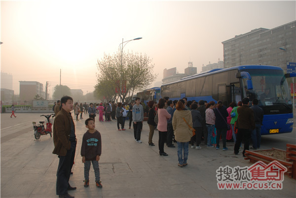 衡水凯旋城新天地举办的“相伴春天绿色行”业主踏春采摘活动图片