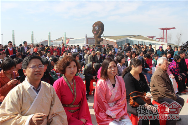 衡水市闾里•琴瑟园客栈在衡水湖马拉松广场举行“生态开湖 文化启航”甲午马年衡水湖开湖仪式