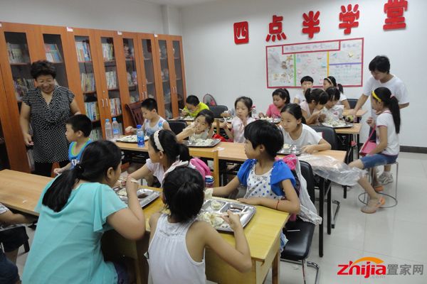 大手牵小手 校园欢乐游—衡美物业四点半学堂走进大学城
