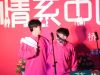 青年相声演员演出
