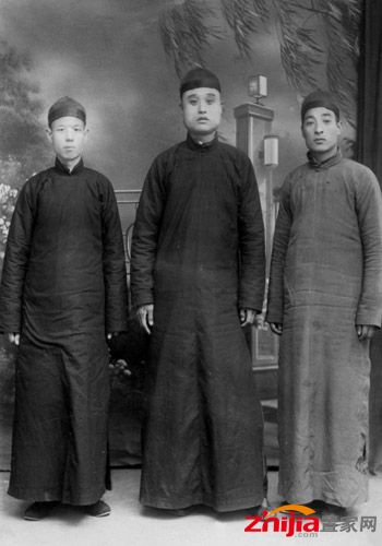 从长袍马褂的民国中叶,到朝气蓬勃的解放初期;从激情燃烧的西北,到