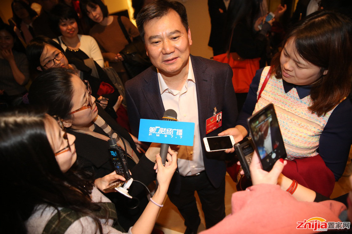 两会热议发展理念,张近东谈创新就是“剩者为王”