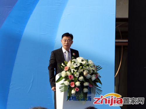 红星美凯龙华中华南大区副总经理梁海楠先生致辞