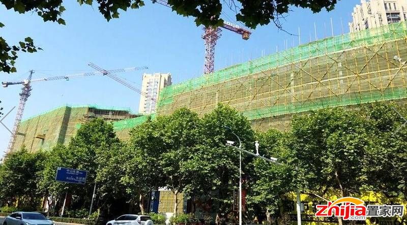 新源蜂巢 地铁旁精装小居首付15万拎包入住