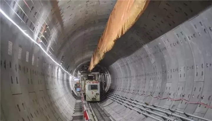 石家庄地铁2号线隧道成功下穿石济客运铁路专线