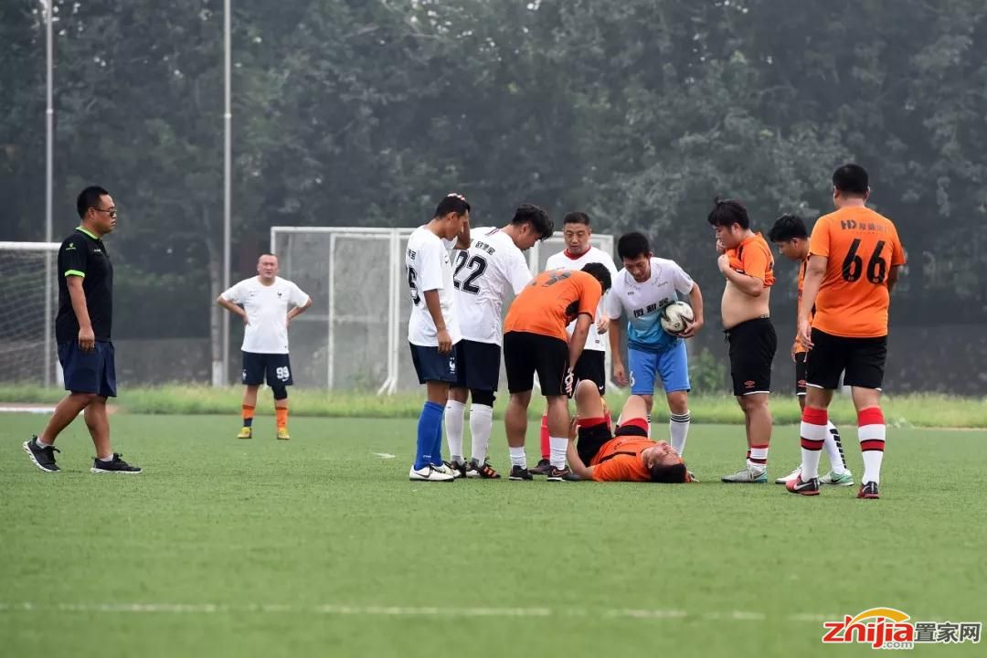 鹿泉区首届“厚德中央锦城杯”圆梦助学青年公益足球邀请赛隆重举行