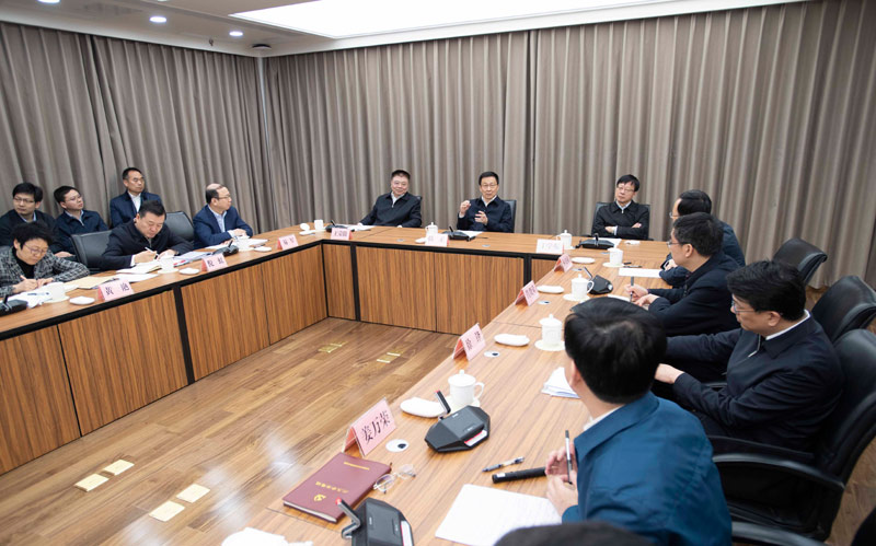 韩正在住房和城乡建设部调研并主持召开座谈会